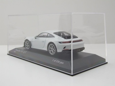 Porsche 911 (992) S/T 2024 weiß Modellauto 1:43 Minichamps