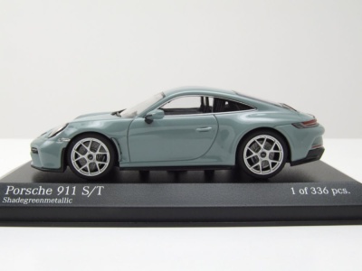 Porsche 911 (992) S/T 2023 Shadegreen metallic Modellauto 1:43 Minichamps