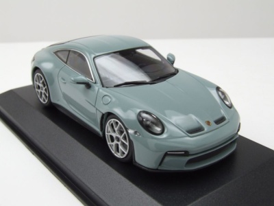 Porsche 911 (992) S/T 2023 Shadegreen metallic Modellauto 1:43 Minichamps