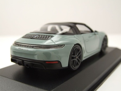 Porsche 911 (992.2) Targa 4 GTS 2024 hellgrün...