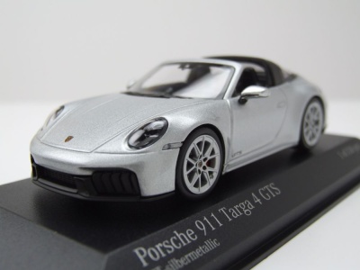 Porsche 911 (992.2) Targa 4 GTS 2024 silber Modellauto...