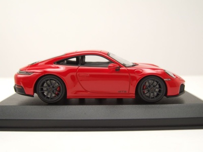 Porsche 911 (992.2) Carrera GTS 2024 rot Modellauto 1:43 Minichamps