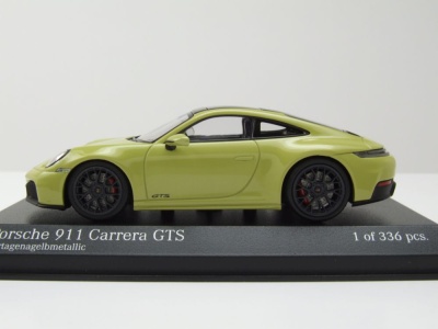 Porsche 911 (992.2) Carrera GTS 2024 gelb metallic Modellauto 1:43 Minichamps