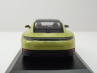 Porsche 911 (992.2) Carrera GTS 2024 gelb metallic Modellauto 1:43 Minichamps