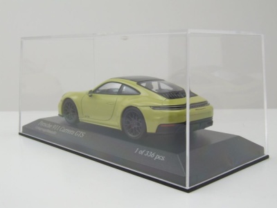 Porsche 911 (992.2) Carrera GTS 2024 gelb metallic Modellauto 1:43 Minichamps