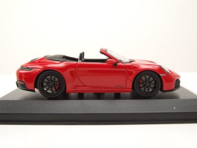 Porsche 911 (992.2) Carrera GTS Cabrio 2024 rot Modellauto 1:43 Minichamps