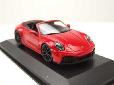 Porsche 911 (992.2) Carrera GTS Cabrio 2024 rot Modellauto 1:43 Minichamps
