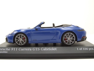 Porsche 911 (992.2) Carrera GTS Cabrio 2024 blau Modellauto 1:43 Minichamps