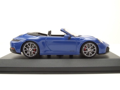 Porsche 911 (992.2) Carrera GTS Cabrio 2024 blau Modellauto 1:43 Minichamps