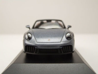 Porsche 911 (992.2) Carrera GTS Cabrio 2024 grau metallic Modellauto 1:43 Minichamps