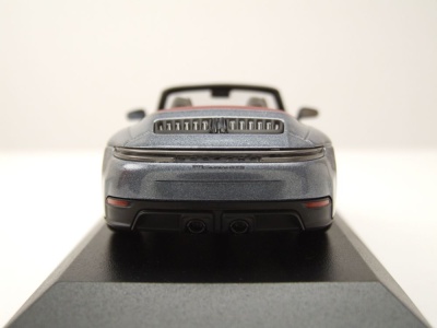 Porsche 911 (992.2) Carrera GTS Cabrio 2024 grau metallic Modellauto 1:43 Minichamps