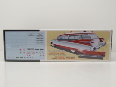 Cadillac Ambulance 1959 Kunststoffbausatz Modellauto 1:25...