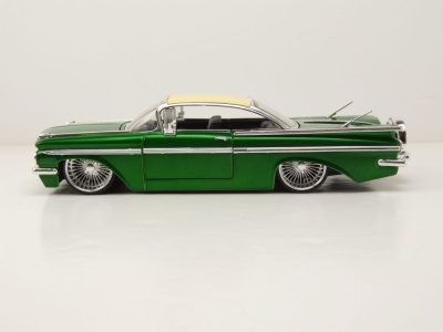 Chevrolet Impala SS Dub Wire 1959 grün Modellauto 1:24 Jada Toys