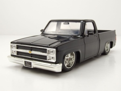 Chevrolet C-10 Pick Up 1985 schwarz mit Minilite Felgen...