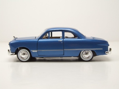 Ford Coupe 1949 blau Modellauto 1:24 Motormax