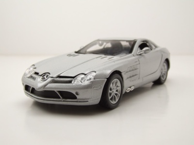 Mercedes SLR Mclaren 2002 silber Modellauto 1:24 Motormax