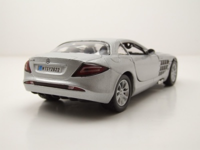 Mercedes SLR Mclaren 2002 silber Modellauto 1:24 Motormax
