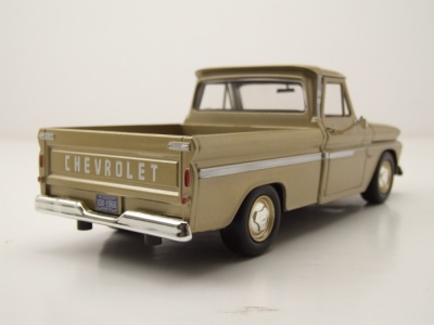 Chevrolet C-10 Fleetside Pick Up 1966 gold Modellauto 1:24 Motormax