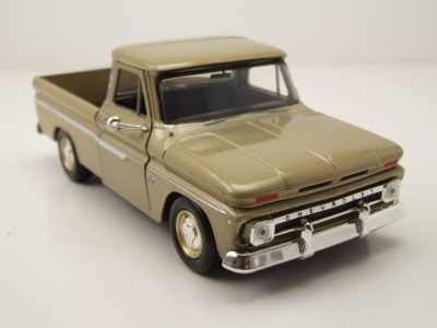 Chevrolet C-10 Fleetside Pick Up 1966 gold Modellauto 1:24 Motormax