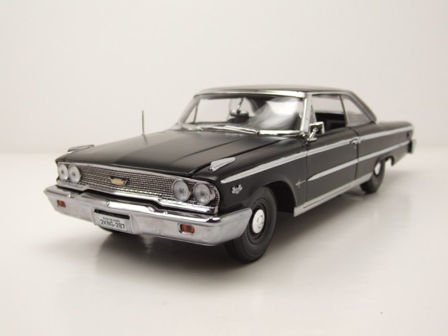 Ford Galaxie 500XL Hardtop 1963 schwarz Modellauto 1:18 Sun Star