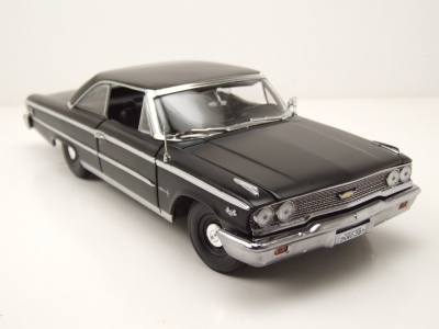 Ford Galaxie 500XL Hardtop 1963 schwarz Modellauto 1:18 Sun Star