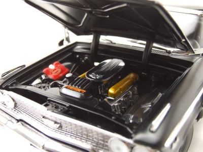 Ford Galaxie 500XL Hardtop 1963 schwarz Modellauto 1:18 Sun Star