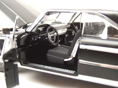 Ford Galaxie 500XL Hardtop 1963 schwarz Modellauto 1:18 Sun Star