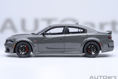 Dodge Charger Scat Pack Widebody grau Modellauto 1:18 Autoart