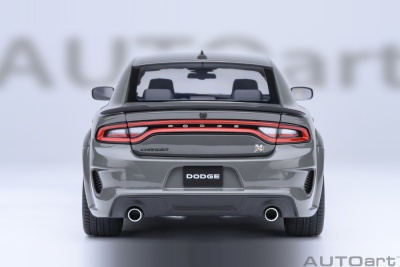 Dodge Charger Scat Pack Widebody grau Modellauto 1:18 Autoart