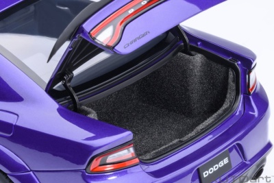 Dodge Charger Scat Pack Widebody lila Modellauto 1:18 Autoart