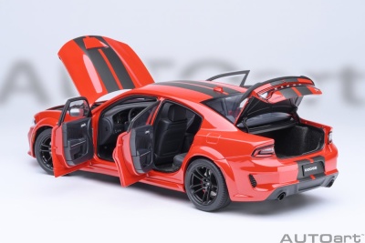 Dodge Charger Scat Pack Widebody rot Modellauto 1:18 Autoart