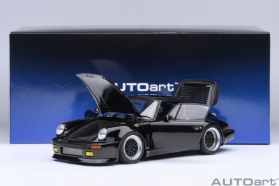 Porsche 911 (930) Turbo schwarz Wangan Midnight "Blackbird" (comic #1 version) Modellauto 1:18 Autoart