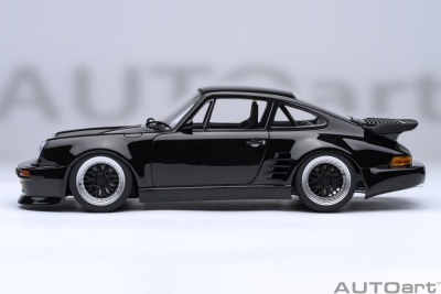 Porsche 911 (930) Turbo schwarz Wangan Midnight "Blackbird" (comic #1 version) Modellauto 1:18 Autoart