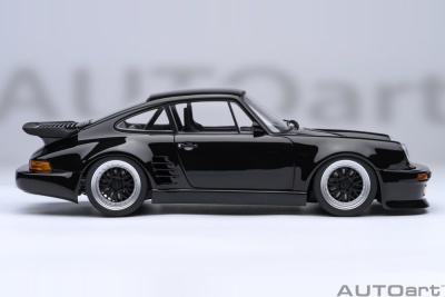 Porsche 911 (930) Turbo schwarz Wangan Midnight "Blackbird" (comic #1 version) Modellauto 1:18 Autoart