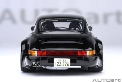 Porsche 911 (930) Turbo schwarz Wangan Midnight "Blackbird" (comic #1 version) Modellauto 1:18 Autoart