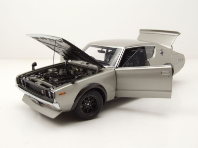 Nissan Skyline 2000 GT-R SPEZ (KPGC110) Tuned Version 1973 silber Modellauto 1:18 Autoart