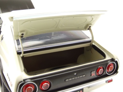 Nissan Skyline 2000 GT-R SPEZ (KPGC110) Tuned Version 1973 weiß Modellauto 1:18 Autoart