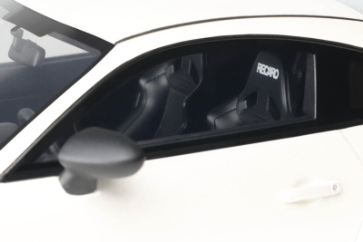 Toyota GR86 Pandem 2023 weiß metallic Modellauto 1:18 GT Spirit