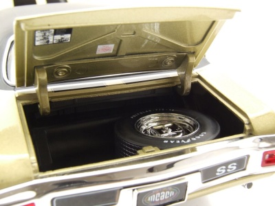 Chevrolet Chevelle SS MCACN 1970 gold metallic Modellauto 1:18 Auto World