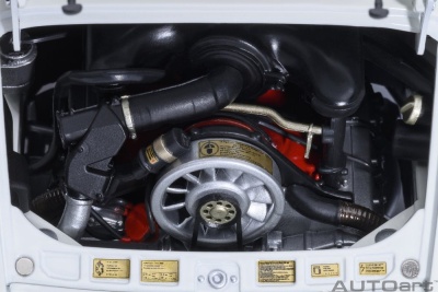 Porsche 911 Carrera 2.7 RS weiß grün Modellauto 1:18 Autoart