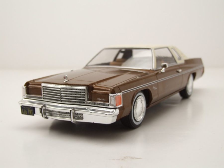 Dodge Royal Monaco Coupe 1977 braun beige Modellauto 1:24 Whitebox