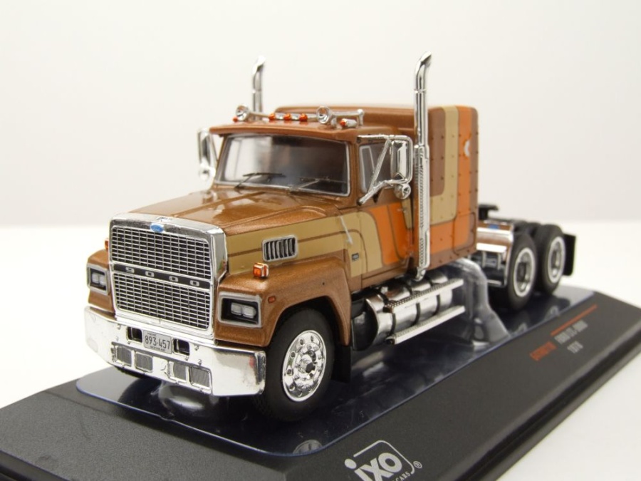 Ford LTL 9000 Zugmaschine 1978 braun metallic Modellauto 1:64 ixo models