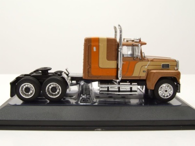 Ford LTL 9000 Zugmaschine 1978 braun metallic Modellauto 1:64 ixo models