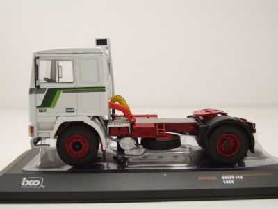 Volvo F10 Zugmaschine 1983 weiß grün Modellauto 1:43 ixo models