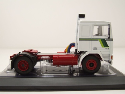 Volvo F10 Zugmaschine 1983 weiß grün Modellauto 1:43 ixo models