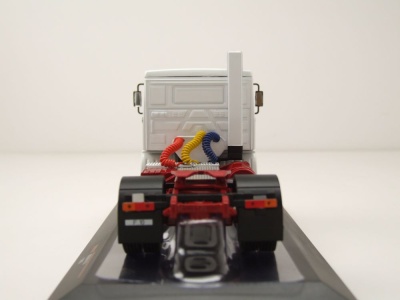 Volvo F10 Zugmaschine 1983 weiß grün Modellauto 1:43 ixo models