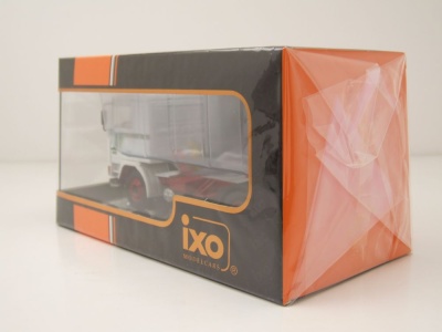 Volvo F10 Zugmaschine 1983 weiß grün Modellauto 1:43 ixo models
