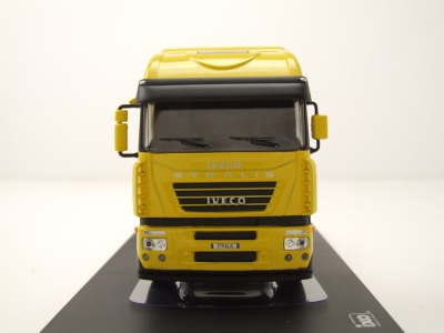 Iveco Stralis Zugmaschine 2002 gelb Modellauto 1:43 ixo models
