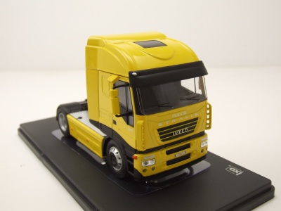 Iveco Stralis Zugmaschine 2002 gelb Modellauto 1:43 ixo models