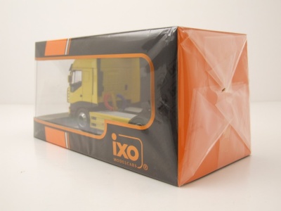 Iveco Stralis Zugmaschine 2002 gelb Modellauto 1:43 ixo models